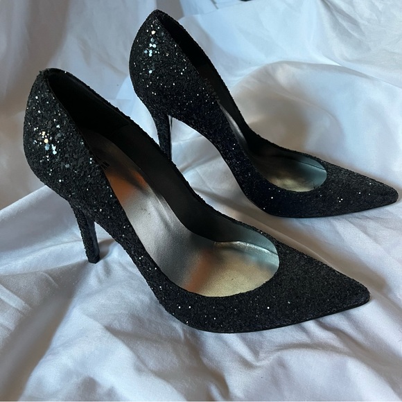 NWOT Start Weitzman Black Glittery High Heels